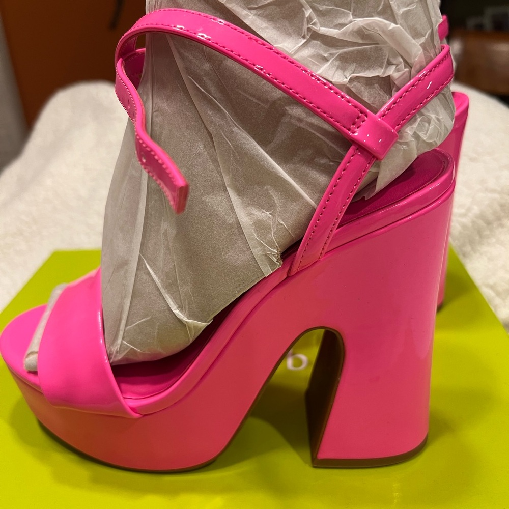 Gianni Bini Chic Fuchsia Women's High Heel Sandals